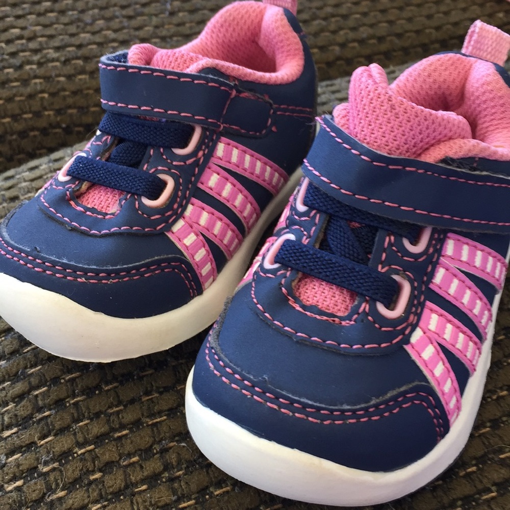 Healthtex baby girl shoes. Size 2.